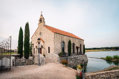 chapel-close