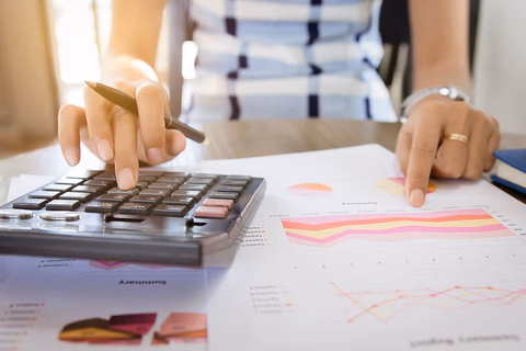 Love Avoidant Strategies in Intimacy Anorexia: Money Control